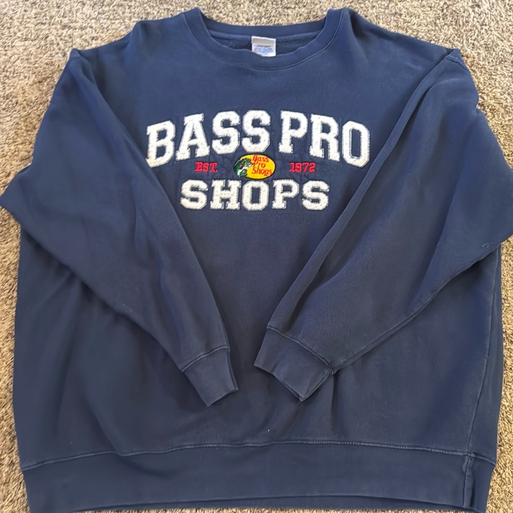 Men’s Bass Pro sweatshirt